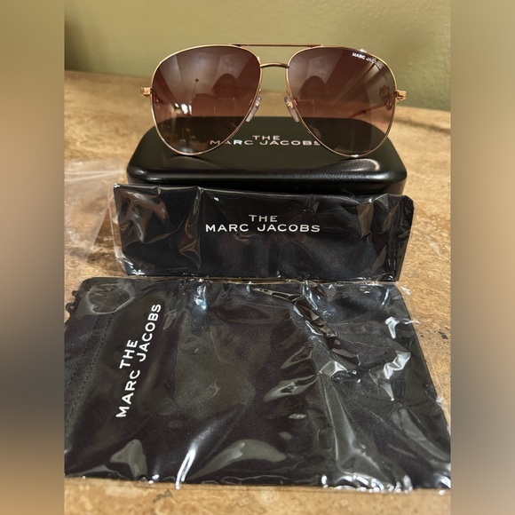 MARC JACOBS NWT Pink Gradient Aviators - Picture 3 of 8